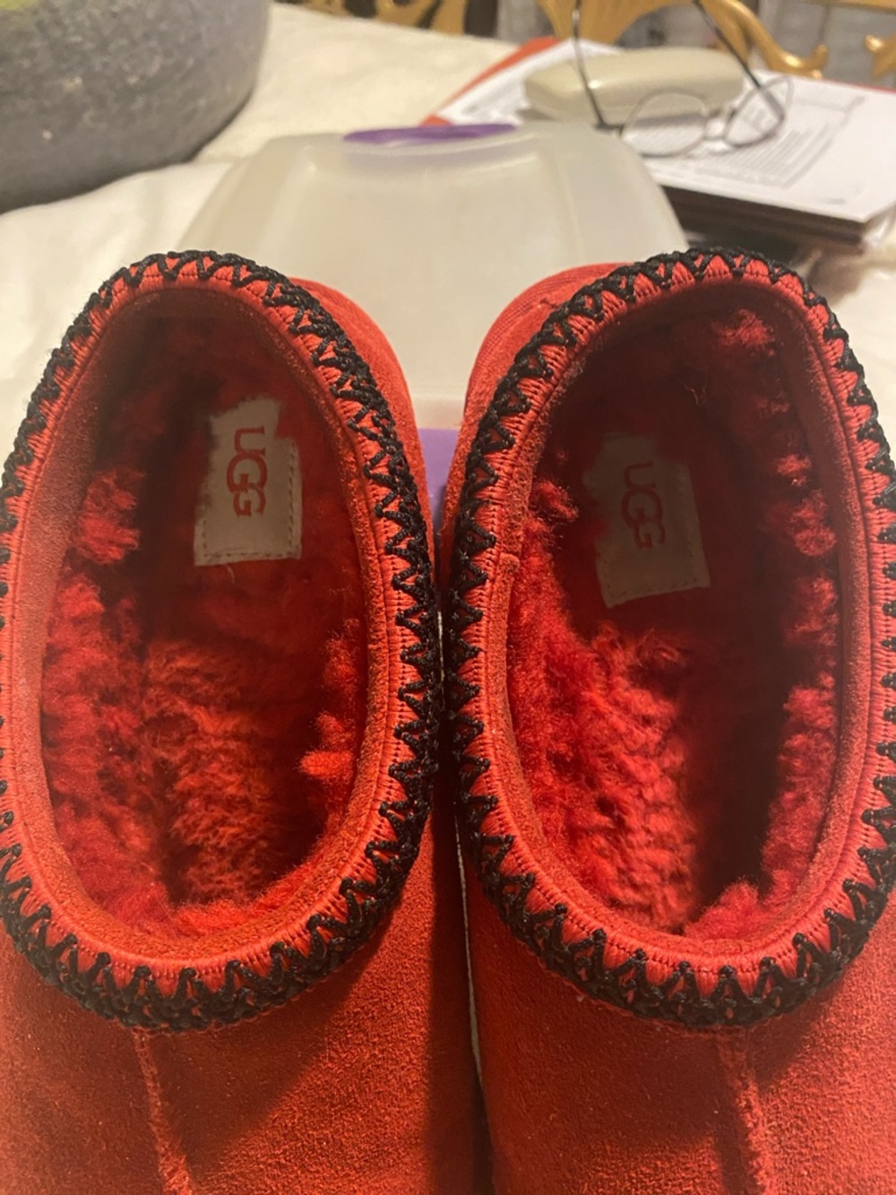 UGG Red Suede Classic 8 Men/9 Women - Picture 2 of 4